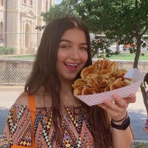 Meet your Posher, Hannah